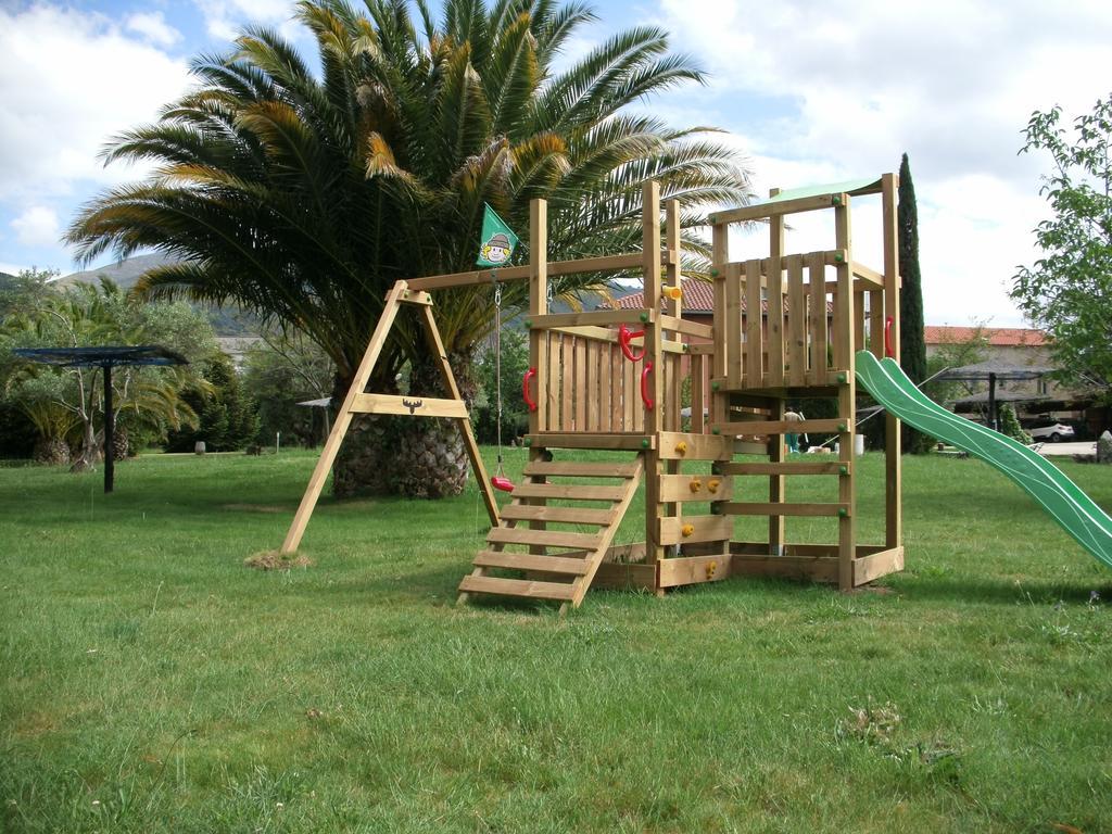 Posada Tresmentiras Aldeanueva del Camino Exteriör bild