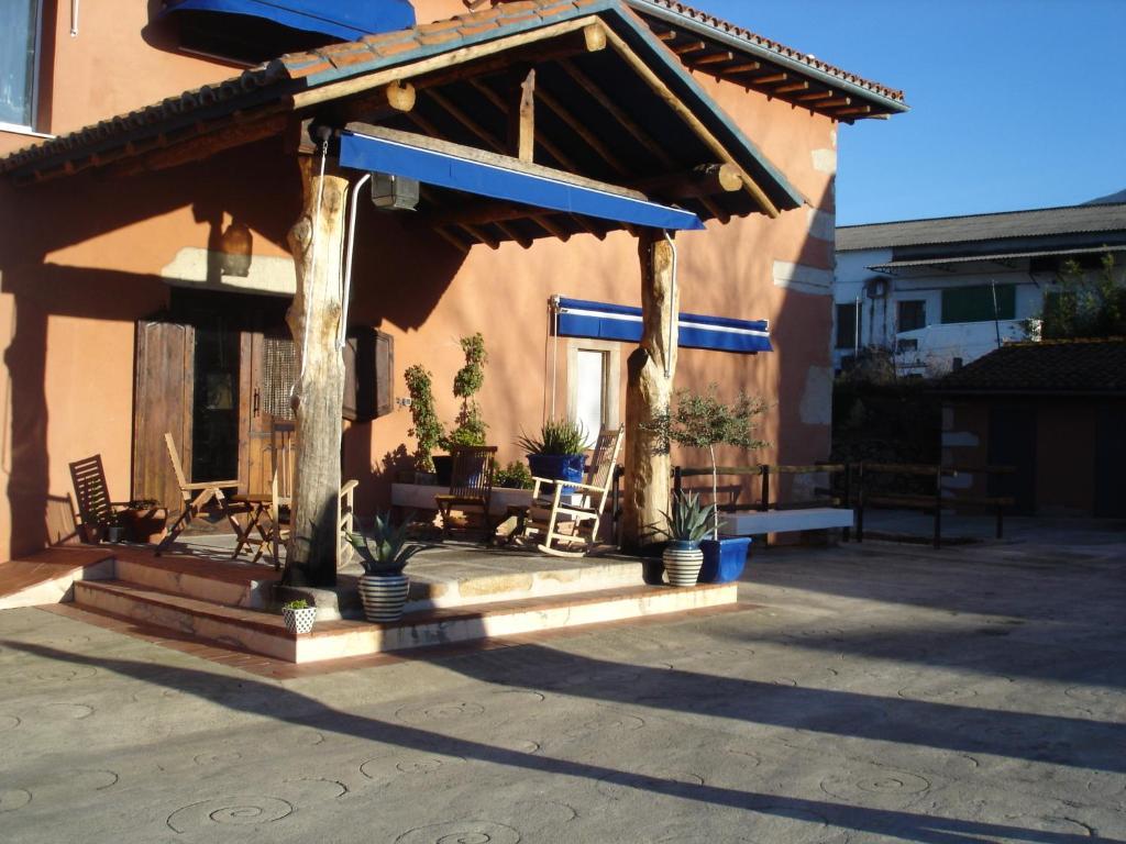Posada Tresmentiras Aldeanueva del Camino Exteriör bild