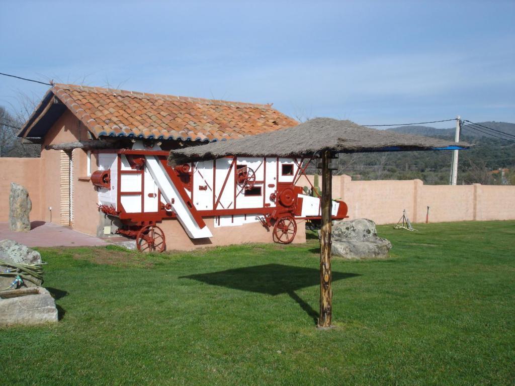 Posada Tresmentiras Aldeanueva del Camino Exteriör bild
